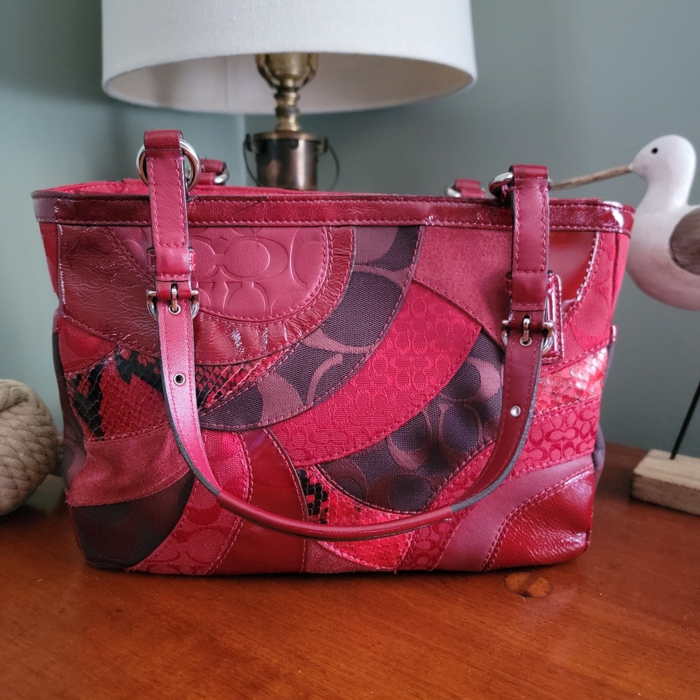 Coach F14004 Gallery Tote Red Leather Signature Jacquard Patchwork Mosaic Y2K - Picture 16 of 16